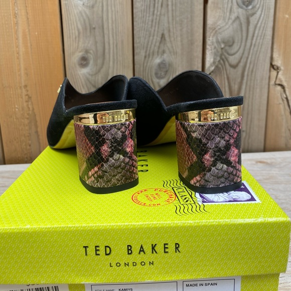 BRAND NEW ✨ Black and Snake Skin Ted Baker London heels w/ gold details size 7.5 - Picture 3 of 3
